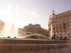 Apartamento con terraza privada y Wifi en el corazón de Barcelona - ES-341-5