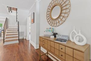 Midtown Masterpiece,Hot Tub, Spa bath - HVNLYhomes