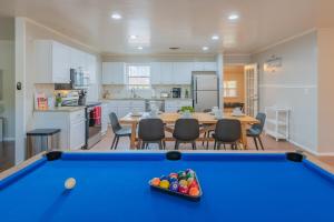 Private Pool & Game Room near Six Flags