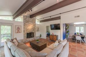 Luxury House by Fiesta Texas & Seaworld with POOL