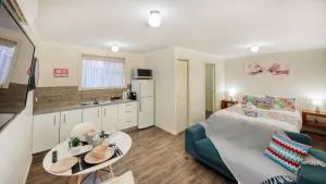 Silver Wattle Cabins - Banana