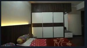 Modern 3BHK with Well-Equipped kitchen on 22 flr, Parking & Club House Perfect for Families