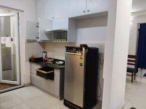 Modern 3BHK with Well-Equipped kitchen on 22 flr, Parking & Club House Perfect for Families