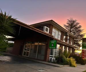 밸라널드 The Shamrock Hotel Balranald 호텔 객실