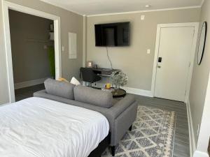 Lennox B405 Peaceful & Perfect Studio Apt