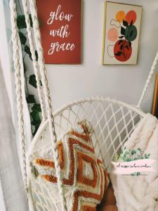 El Nissi Staycation, THE COLOR CABIN, Enchanted Kingdom