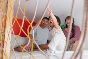 El Nissi Staycation, THE COLOR CABIN, Enchanted Kingdom