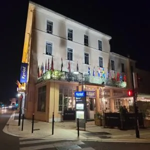 KYRIAD ORANGE Centre Ville - HOTEL & RESTAURANT - La Galerie d'Art des Princes - Provence Alpes Côte d'Azur - France - Proche A7-A9 - exit21- Châteauneuf-du-Pape Avignon Bollene Nimes - 瓦凯拉