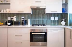 The Xrossing - free parking