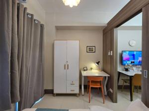 1BR Condotel with Balcony at FAME Residences #FM45