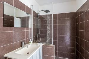 Appartements Le Poincare, Proche Gare RER, Parking, Arrivee autonome : photos des chambres
