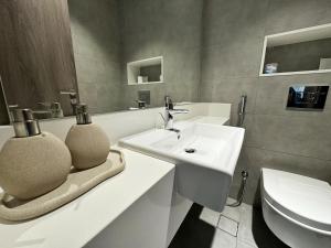 Panoramic 1br with Crystal Lagoon & Downtown View