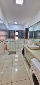 Relax in this Oceanside Apartment - F6