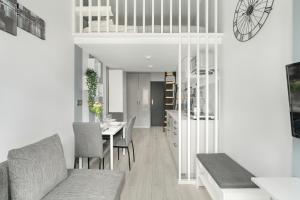 Charming and Modern Studio with Mezzanine in Poznan Center by Noclegi Renters