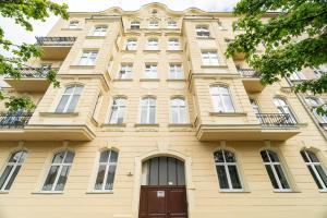 Charming and Modern Studio with Mezzanine in Poznan Center by Noclegi Renters