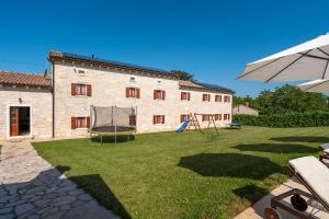 Villa Krculi by Briskva