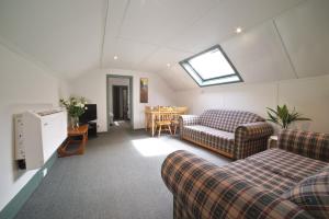 2 Bedroom Self Contained Apartment with Spa