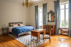 B&B / Chambres d'hotes Chateau de Lussac : photos des chambres
