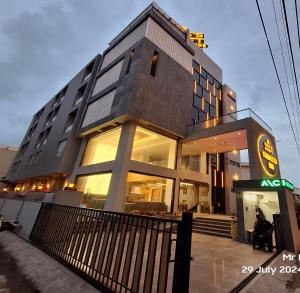 Kings Kraft Tremezzo Inn, Somnath