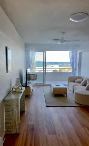 Sea side apartment escape - North Ward