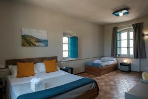 Deluxe Room (2 Adults + 1 Child)