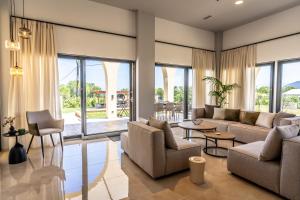 Selena Beach Front Loft with private heatable Pool