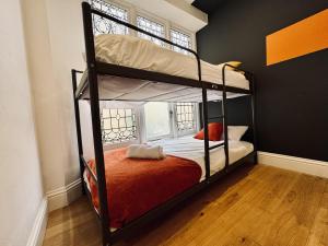 Free Parking I Beautiful 2 Bedroom Apartment Next To Brighton Beach