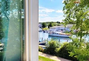 Große Ferienwohnung mit traumhaftem Hafenblick von "Momentic" - Hasselburg