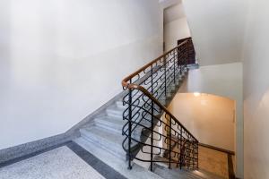 Old Town Spacious Apartment by BookingHost