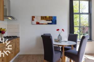 OV593 - 4P apartment in the heart of Giethoorn on the village canal