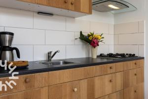 OV593 - 4P apartment in the heart of Giethoorn on the village canal