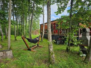 Domek letniskowy - czerwony całoroczny