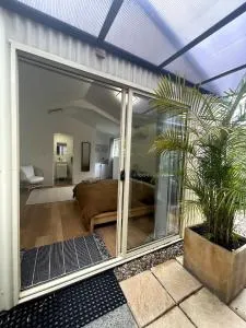 Beachside Bedstay - إميرالد بيتش