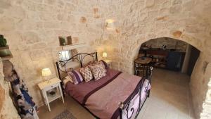 Trullo Serenità Retreat with relaxing pool area