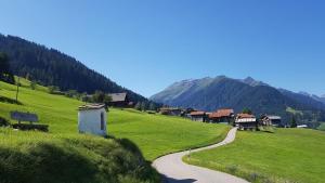 Casa Runs 7113 Camuns, Val Lumnezia