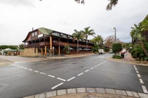 Knysna Log-Inn Hotel