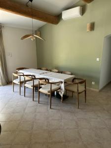 Villas Sous les oliviers, Villa entiere 6 personnes, climatisee, piscine chauffee : photos des chambres