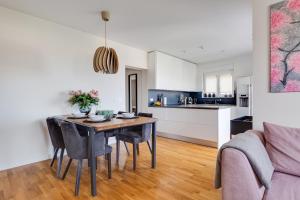 Spacious two bedroom apartment with roof terrace, Borik