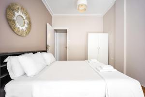 Apartment with Balcony room in GK Niki