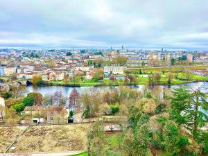 Appartements Le Panoramique, splendide avec vue sur la Vienne : Appartement
