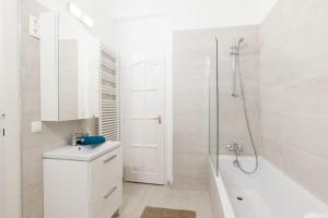 New ultra-central design apartment