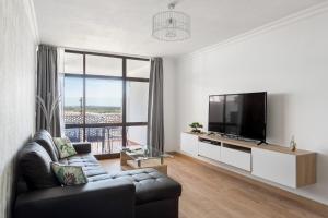 Highview Terrace 1BR, 300m to Beach by Host For Us