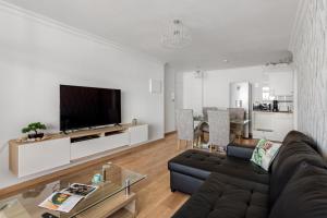 Highview Terrace 1BR, 300m to Beach by Host For Us