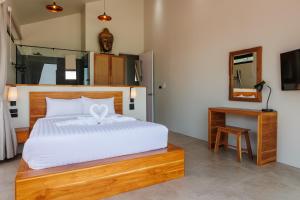 Beachfront Luxury Villa - Private Pool - 4 Masters