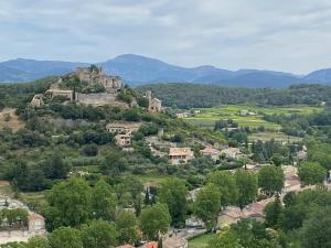 Appartements Mont-Ventoux, Provence, Appartement avec vue panoramique et piscine : photos des chambres