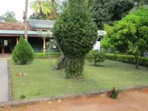 Peacock Lake Villa - Moragaswewa