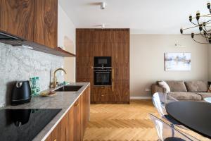 Saska Kępa Deluxe Apartment by BookingHost