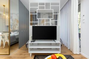 One Bedroom Apartment in Warsaw Center by Renters Prestige