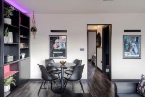 The Influencer Suite - Soho - by Frankie Says