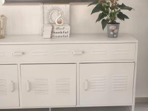 Spacious Double Room with Pool, Free WiFi, Private Bathroom & Self-Catering Kitchen